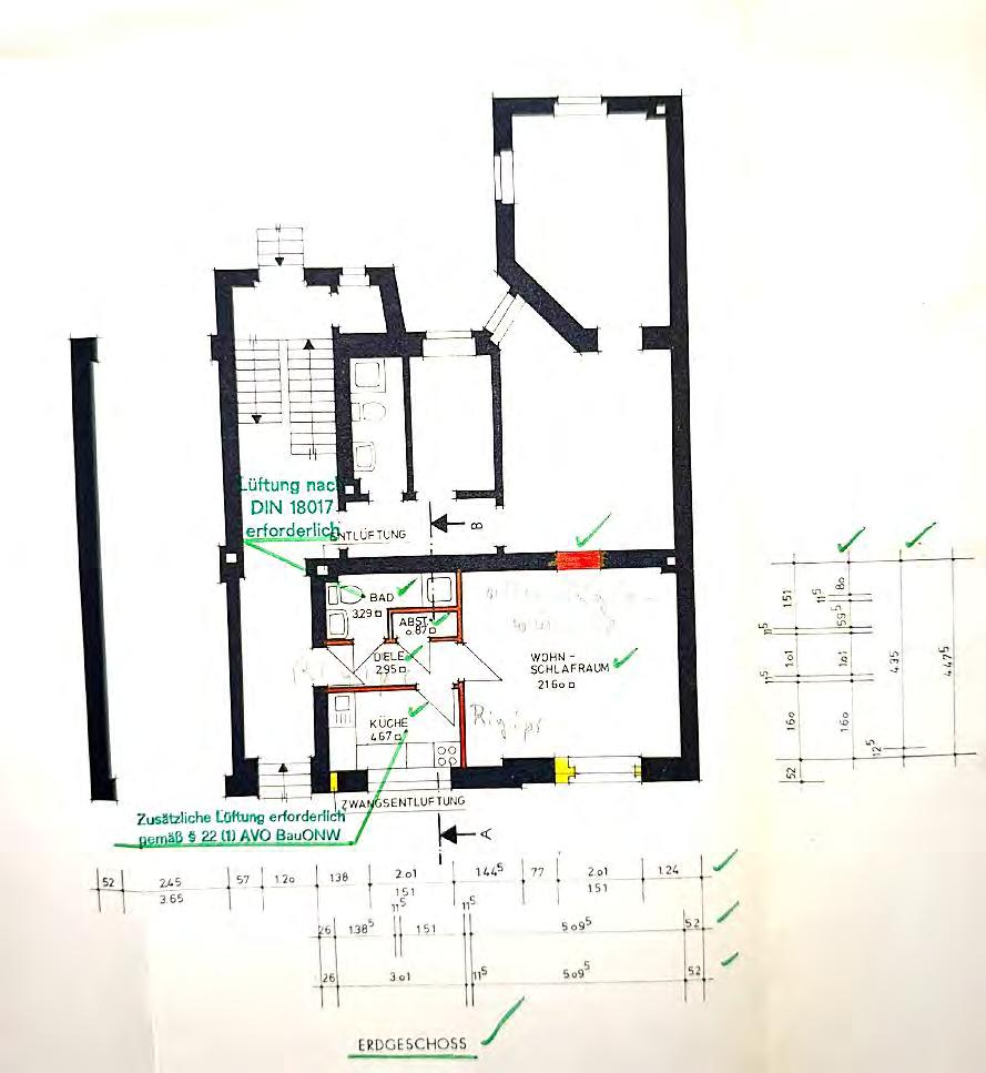 Mehrfamilienhaus, zwei Nebengebäude (Werkstatt), einem Garagengebäude (Einzelgarage) und vier Reihengaragen