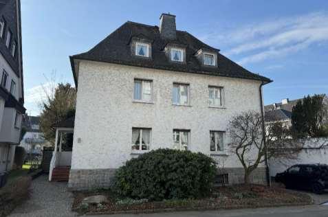 Zweifamilienhaus, Garage