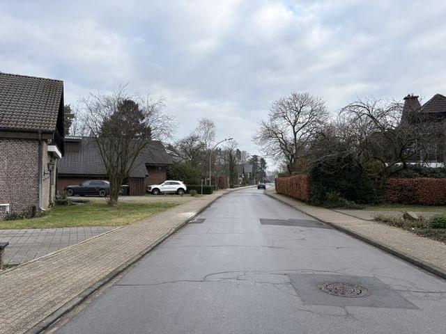 Zweifamilienhaus, Garage