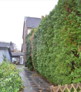 Mehrfamilienhaus, Kfz-Stellplatz
