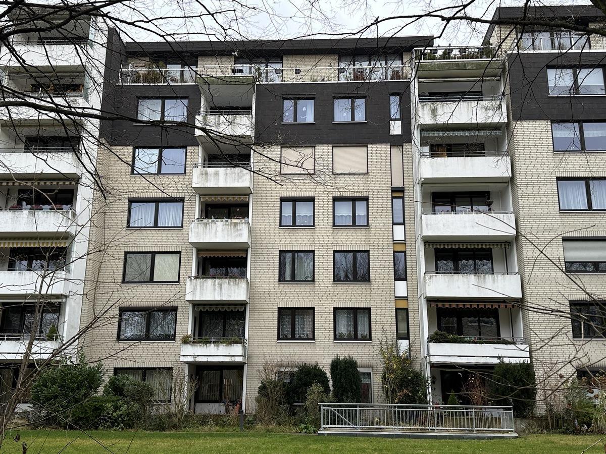Eigentumswohnung (3 bis 4 Zimmer), Garage