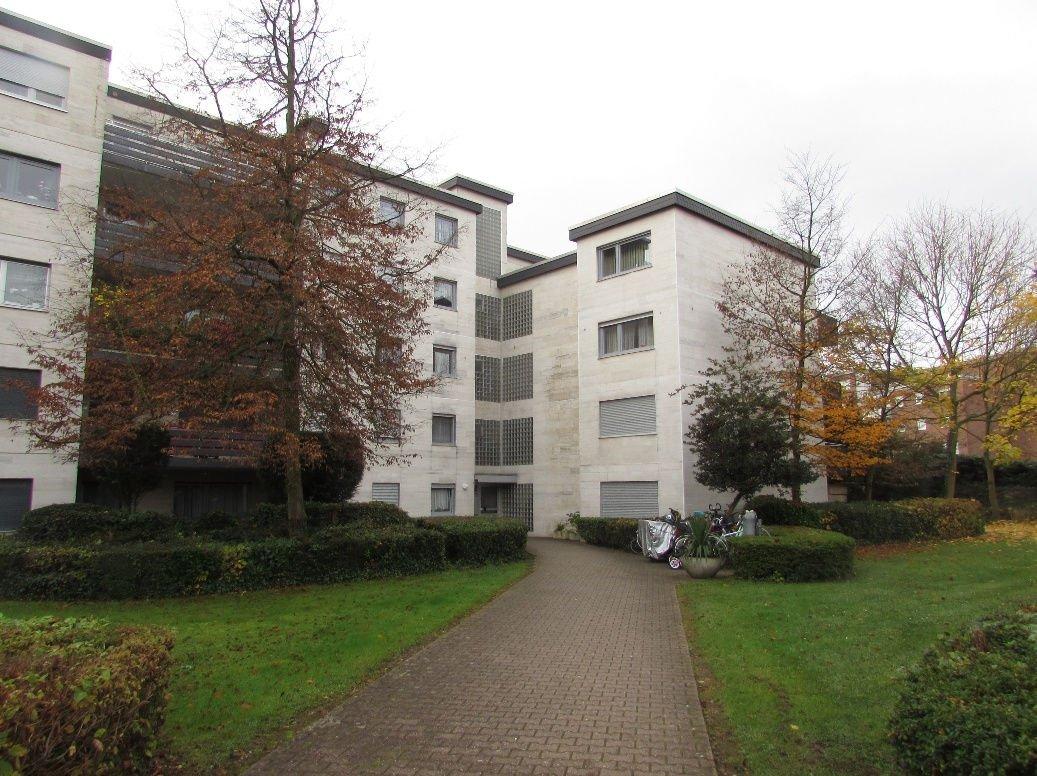 Kfz-Stellplatz (Tiefgarage), Eigentumswohnung (3 bis 4 Zimmer)
