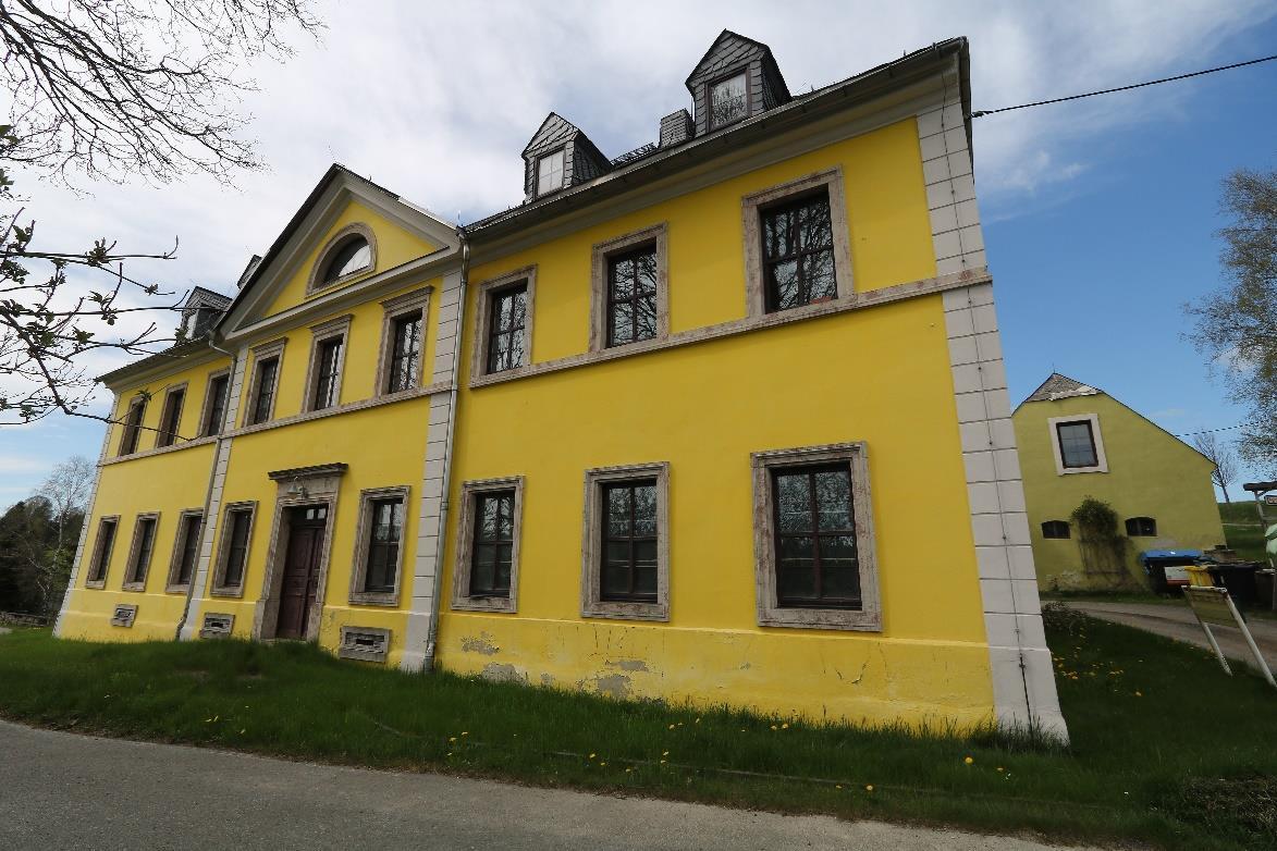 Mehrfamilienhaus