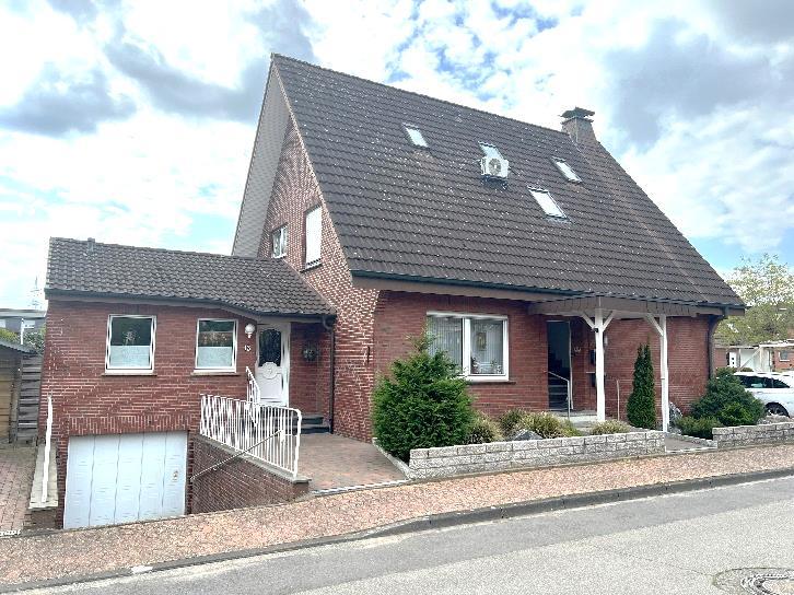 Zweifamilienhaus, Garage