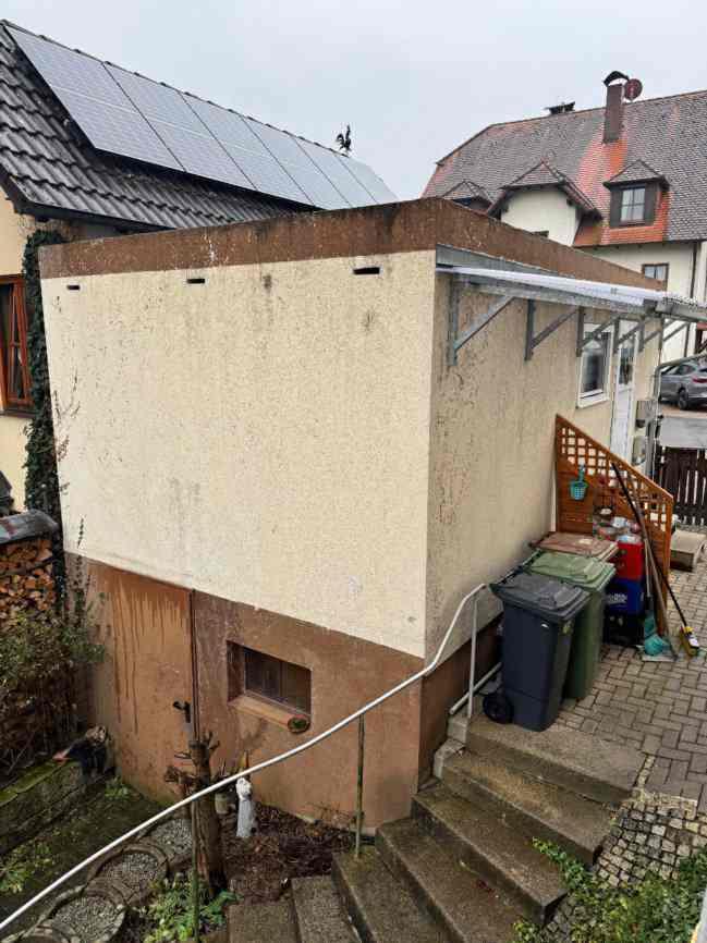 Zweifamilienhaus, Zweifamilienhaus mit Doppelgarage und Gewerbeeinheit