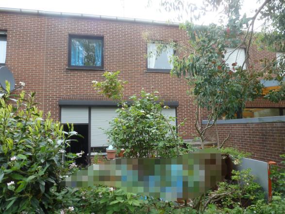 Reihenhaus, Abstellfläche mit Abstellraum, Zuwegung