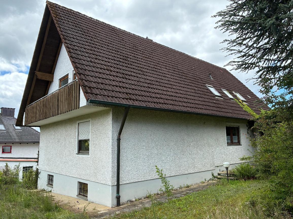 Zweifamilienhaus, Garage