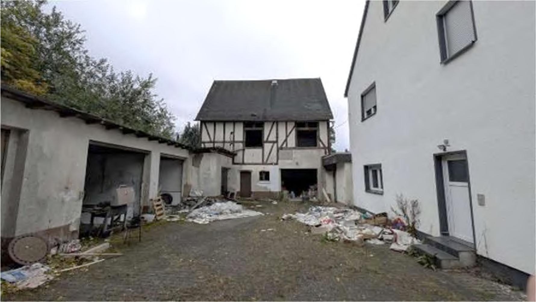 Eigentumswohnung (ab 5 Zimmer), Mehrfamilienhaus, Sonstiges