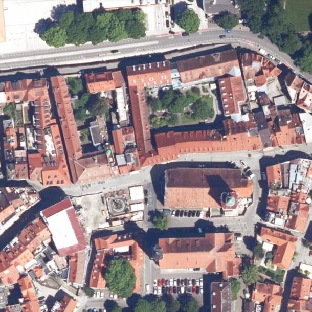 Wohn-/Geschäftshaus