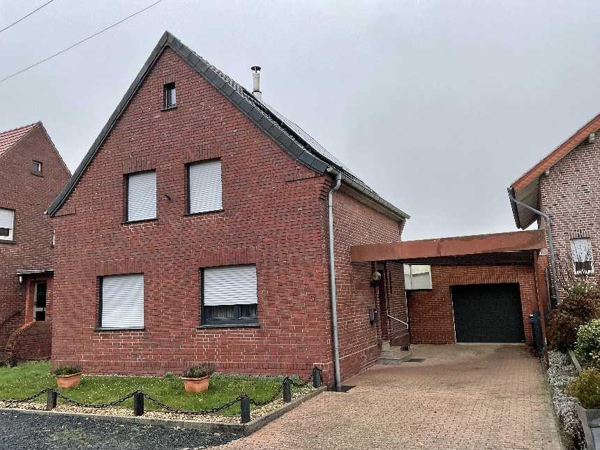 Garage, Einfamilienhaus, Anbau und Nebengebäude