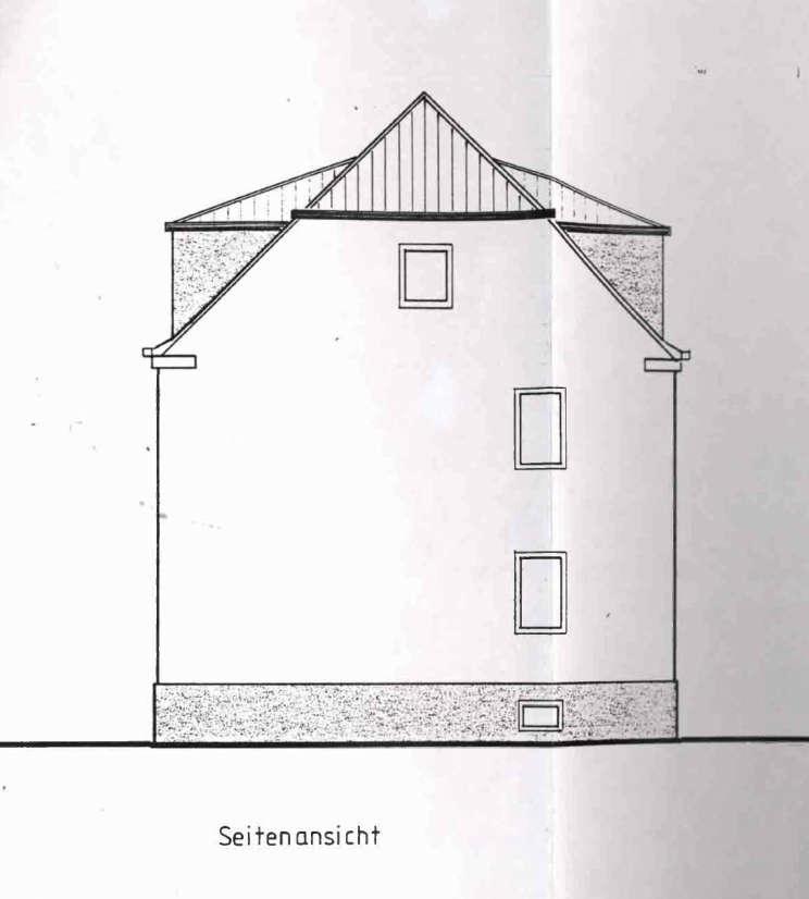 Zweifamilienhaus, unbebautes Grundstück