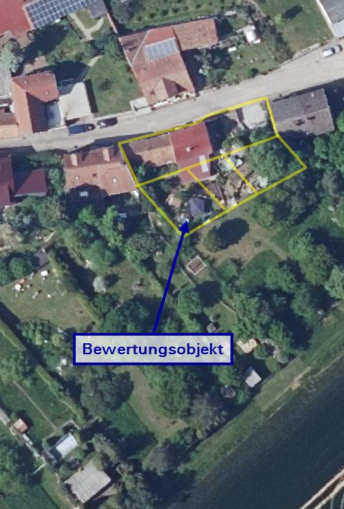 Einfamilienhaus, unbebautes Grundstück