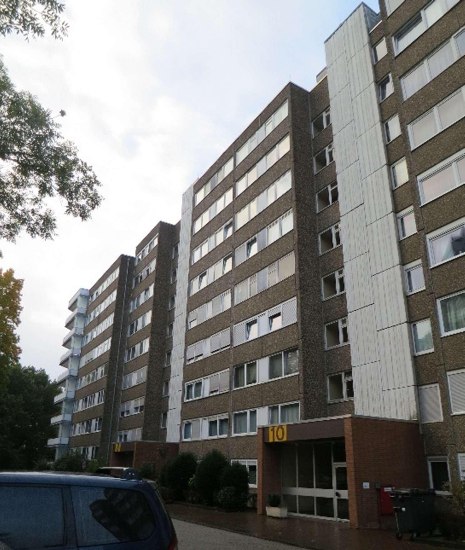 Kfz-Stellplatz, Eigentumswohnung (3 bis 4 Zimmer)