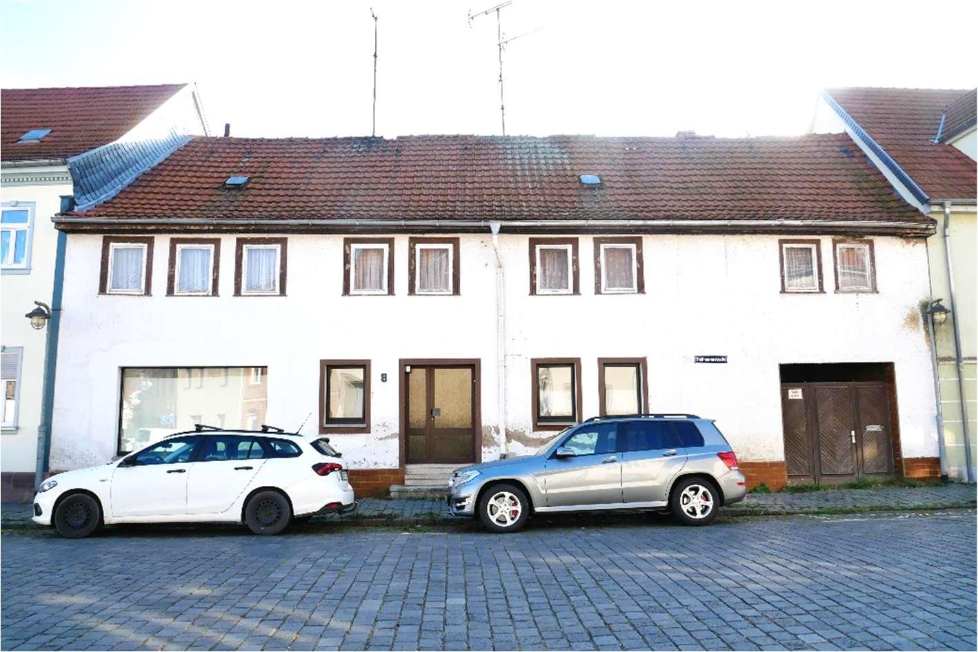 Einfamilienhaus, land- und forstwirtschaftlich genutztes Grundstück