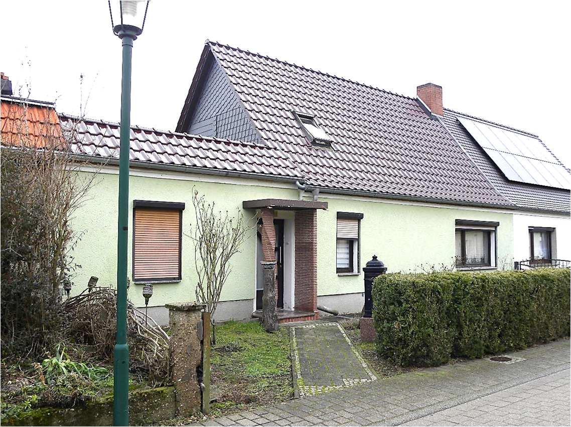 Einfamilienhaus, als Doppelhaushälfte