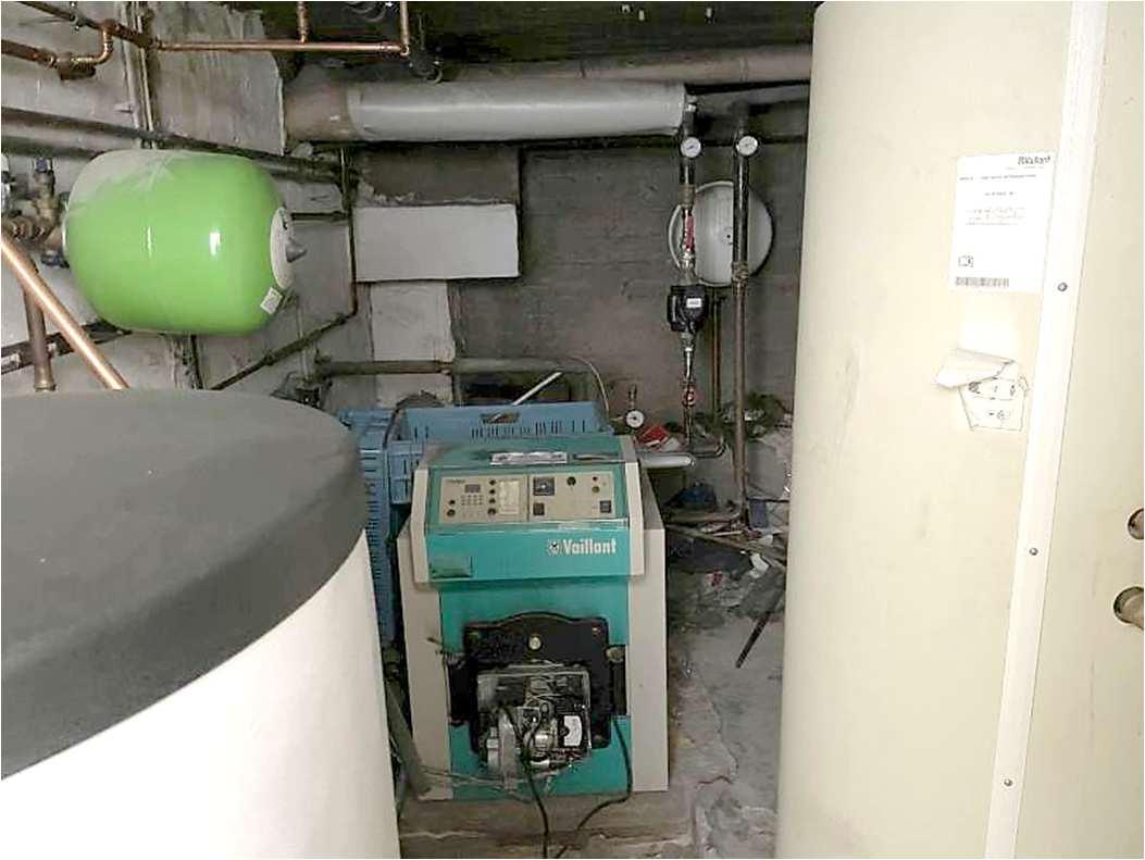 Wohn-/Geschäftshaus, Garage
