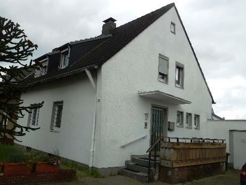 Zweifamilienhaus (Doppelhaushälfte), Garage