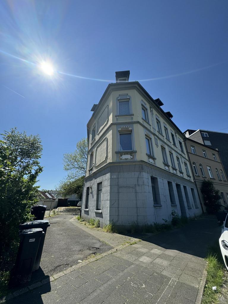 61 m² unnd 52 m² große Wohnung, gelegen im Ergeschoss eines 3-geschossigen Mehrfamilienhauses