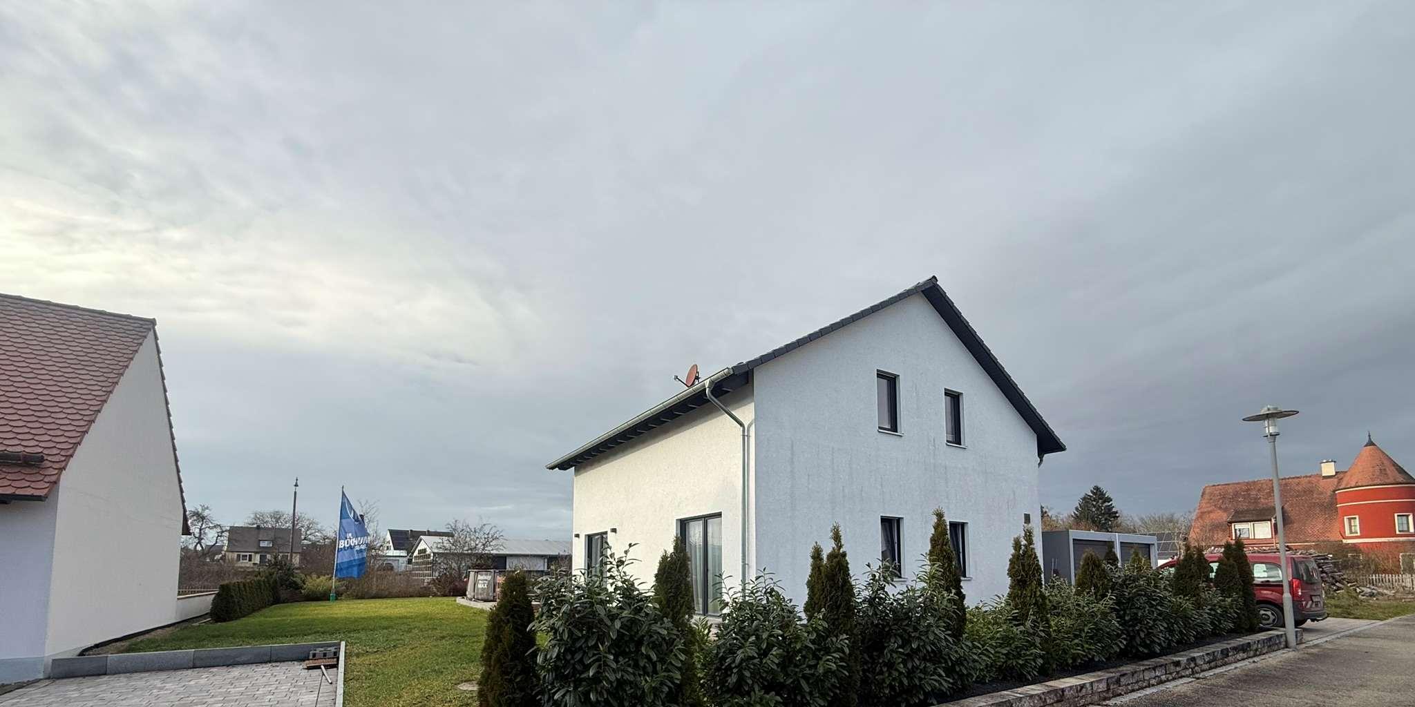 Einfamilienhaus, Garage, Kfz-Stellplatz