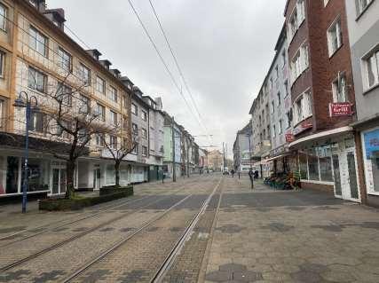 Wohn- und Geschäftshaus, Weg