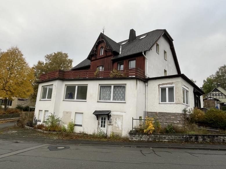 Kfz-Stellplatz, Eigentumswohnung (ab 5 Zimmer)