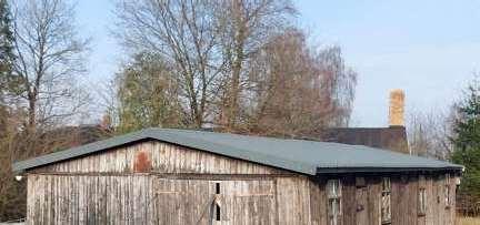 Einfamilienhaus, 2 Fertiggaragen und Scheune