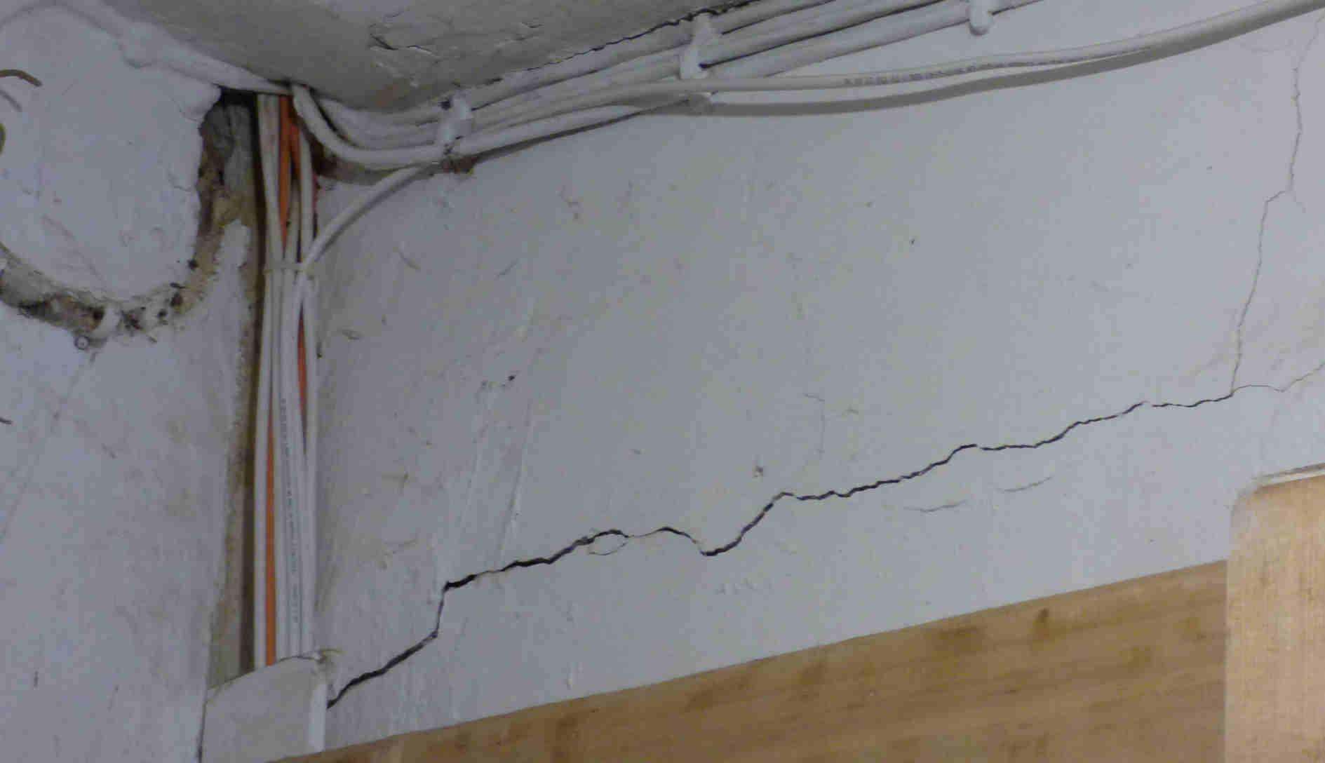 Einfamilienhaus, unbebautes Grundstück