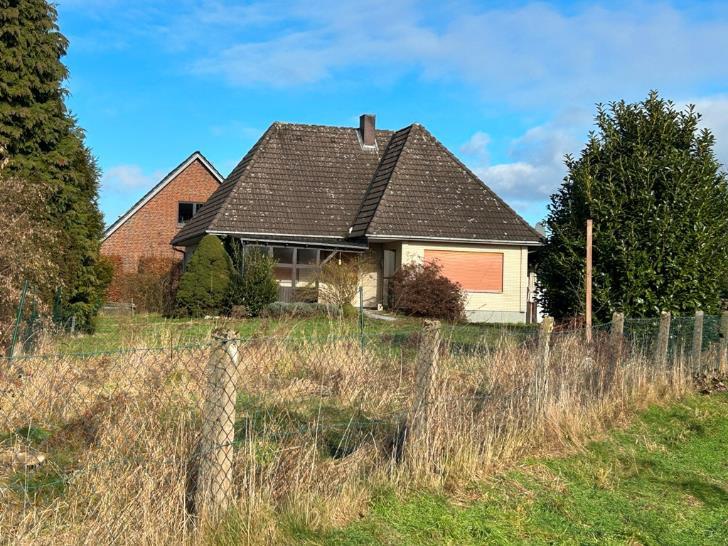 Einfamilienhaus mit Garage