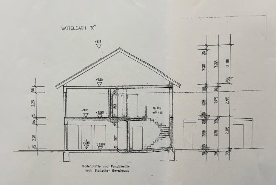 Lagerhalle mit Büro, zweigeschossiges Betriebsinhaberwohnhaus