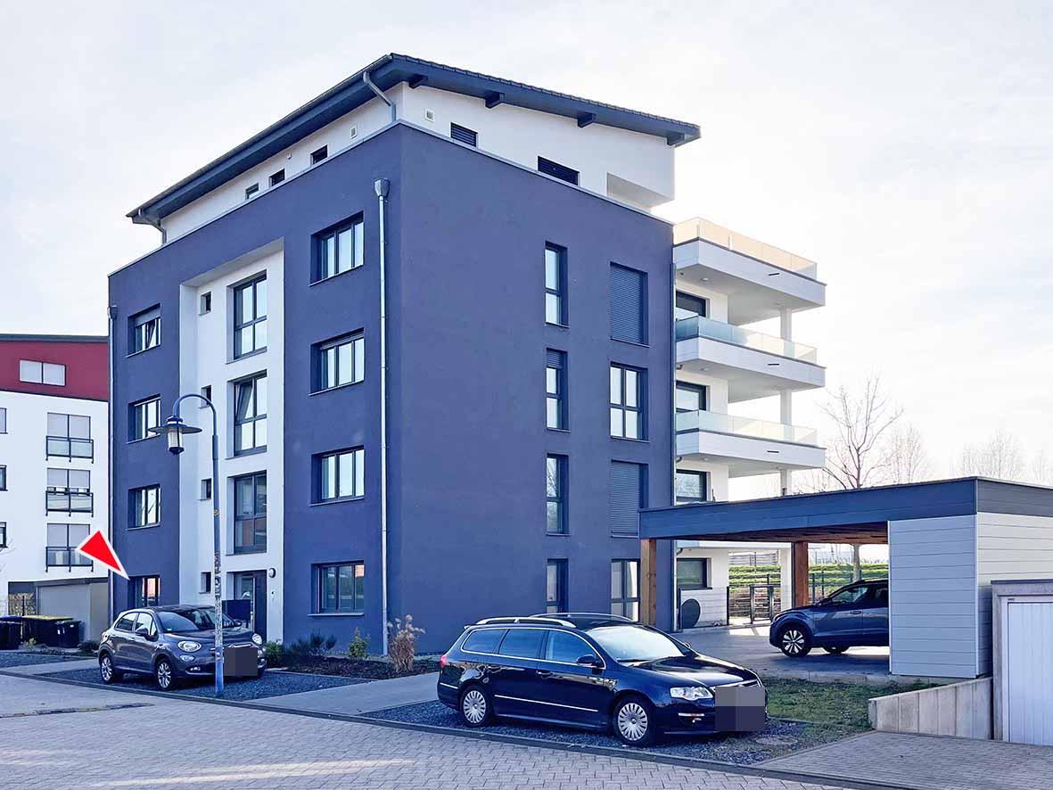 Kfz-Stellplatz, Eigentumswohnung (3 bis 4 Zimmer)
