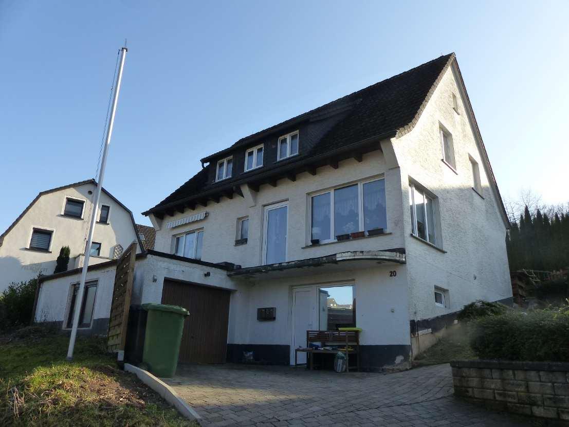 Eingeschossiges Zweifamilienhaus