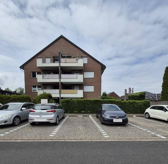 Kfz-Stellplatz, Eigentumswohnung (3 bis 4 Zimmer)