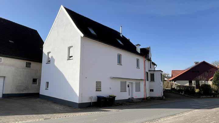 Zweifamilienhaus, Zweifamilienhaus mit Garage