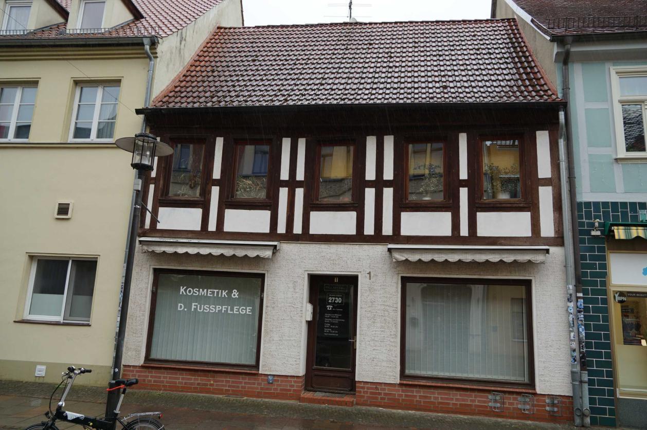 Wohn-/Geschäftshaus