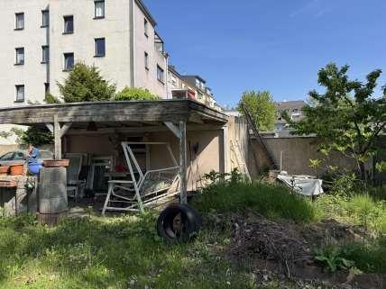gemischt genutztes Gebäude (Zahnarztpraxis und Wohnung)