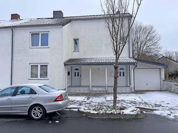 Zweifamilienhaus, Garage