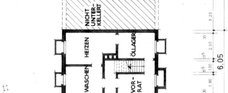 Zweifamilienhaus, drei Fertiggaragen und eine Doppengarage
