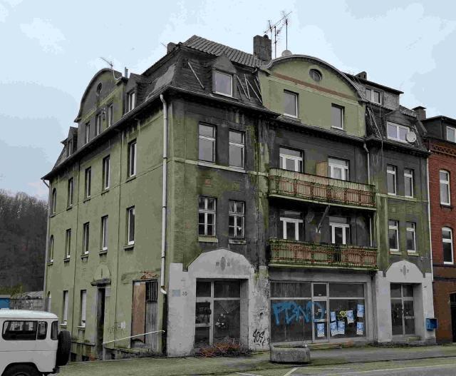 Wohn-/Geschäftshaus, Garage