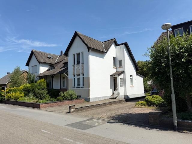 Garage, Einfamilienhaus, Doppelhaushälfte