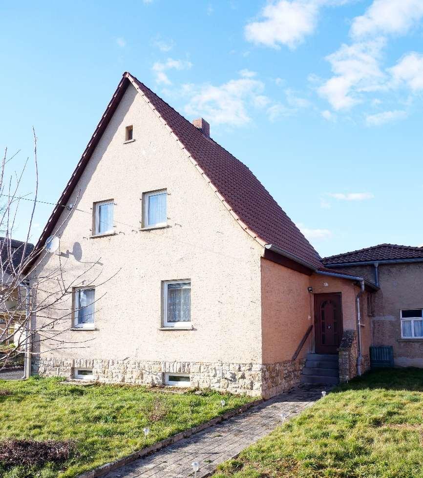 Einfamilienhaus, mit Anbauten
