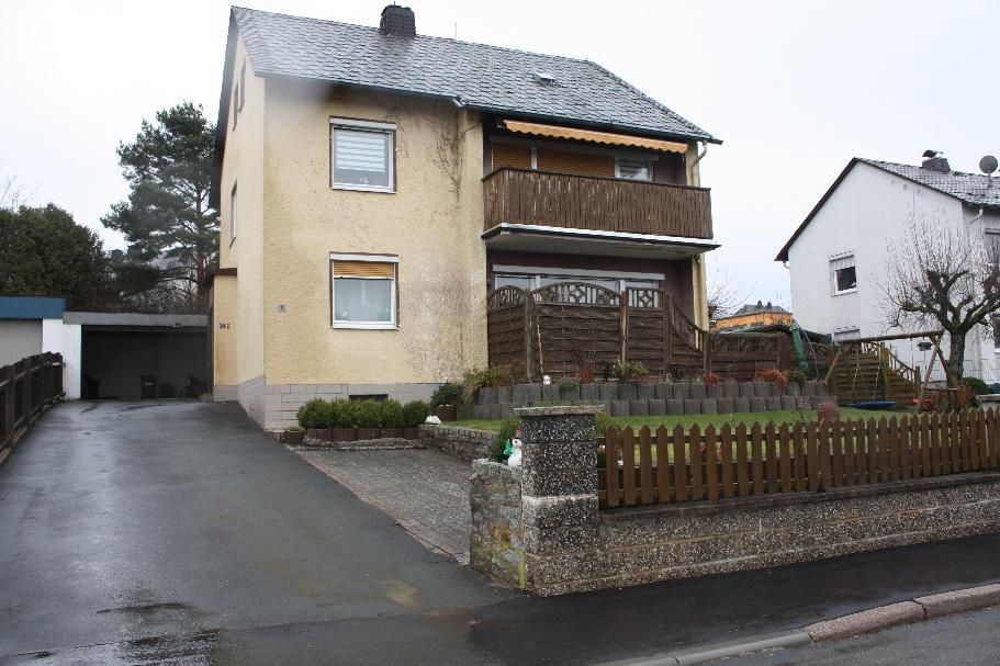 Einfamilienwohnhaus mit Doppelgarage