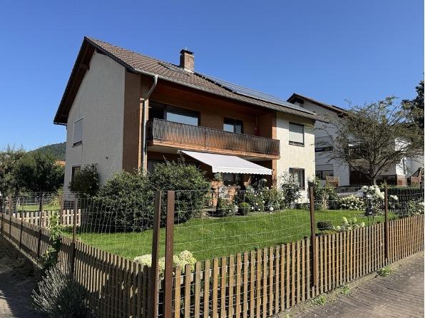 Zweifamilienhaus, Garage