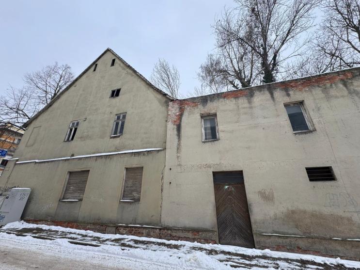 Wohn-/Geschäftshaus, zweigeschossig