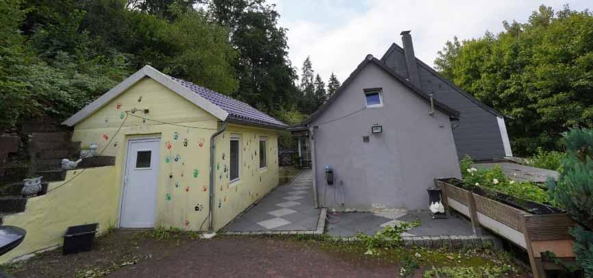 Zweifamilienhaus, Garage