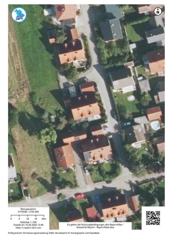 1) Doppelhaushälfte u. Carport 2) Doppelhaushälfte mit Carport