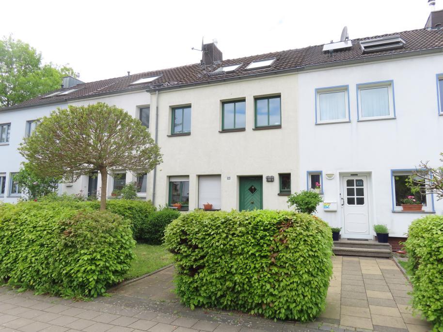 Einfamilienhaus als Reihenhaus mit separater Garage