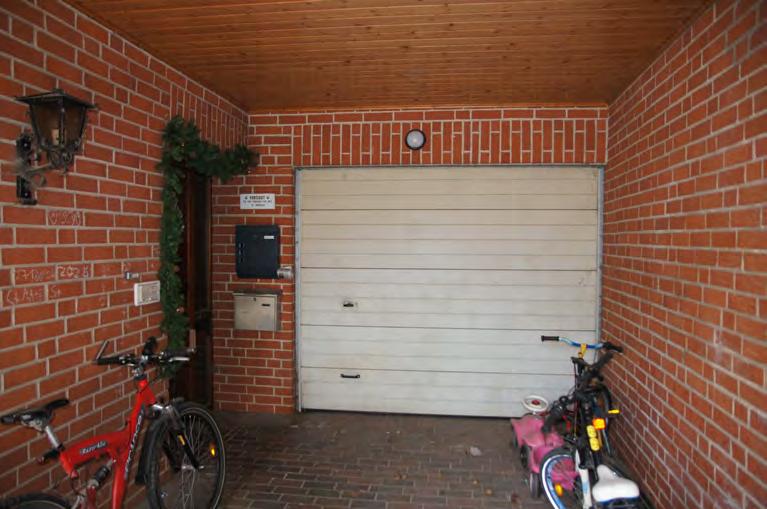 Zweifamilienhaus, Garage, Die Wertermittlung erfolgte ohne Innenbesichtigung