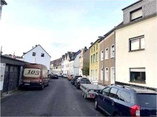 Zweifamilienhaus, Garage