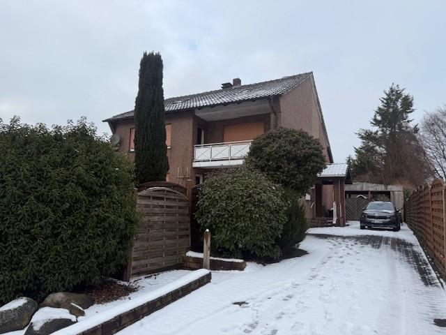 Zweifamilienhaus, Carport