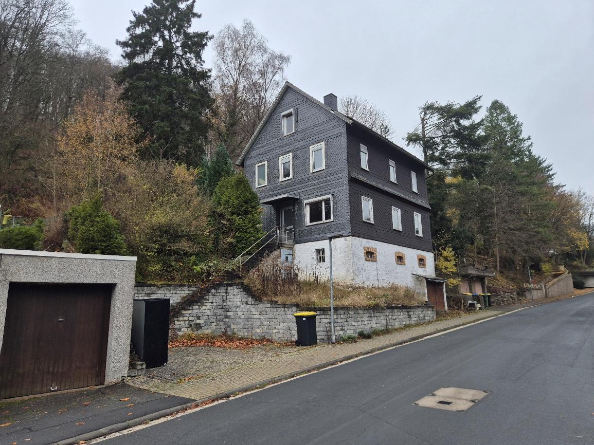 Einfamilienhaus, Einfamilienhaus mit Gartenland